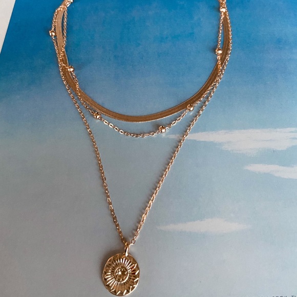 Gold herringbone choker and coin pendant necklace - Picture 5 of 5